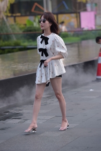 【精选街拍】Vol.3315 花色短裙黑色热裤 [91P+1V-1.69GB]